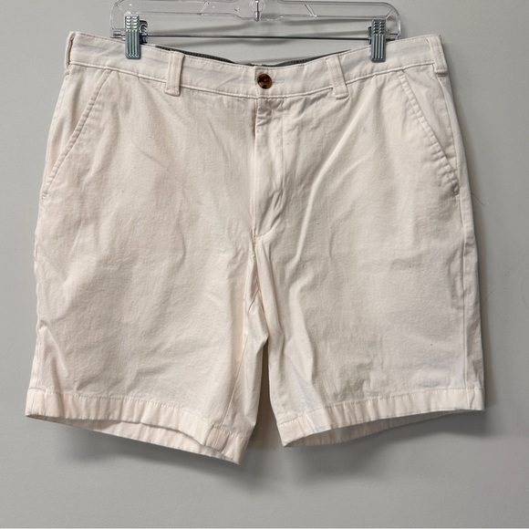 Club Room men white flat front size 34 shorts - Picture 1 of 8